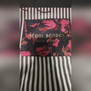 Henri bendel pouch